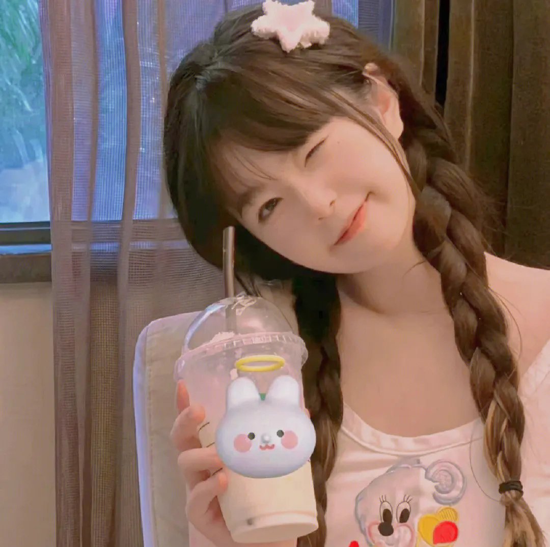 独女君未见第二季海报